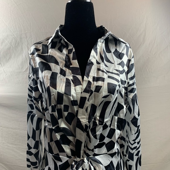 Black And White Geo Print Twist Front Shirt Dress - Picture 8 of 8